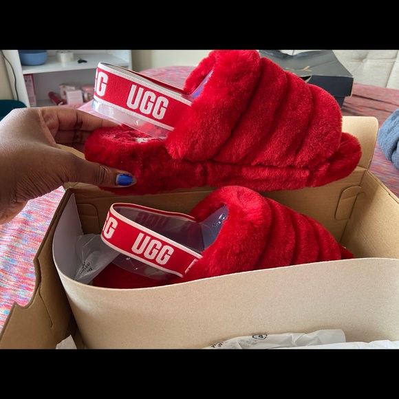 UGG Yeah Fluff Slide. They’re red and a size 9 in Women. - Picture 7 of 7
